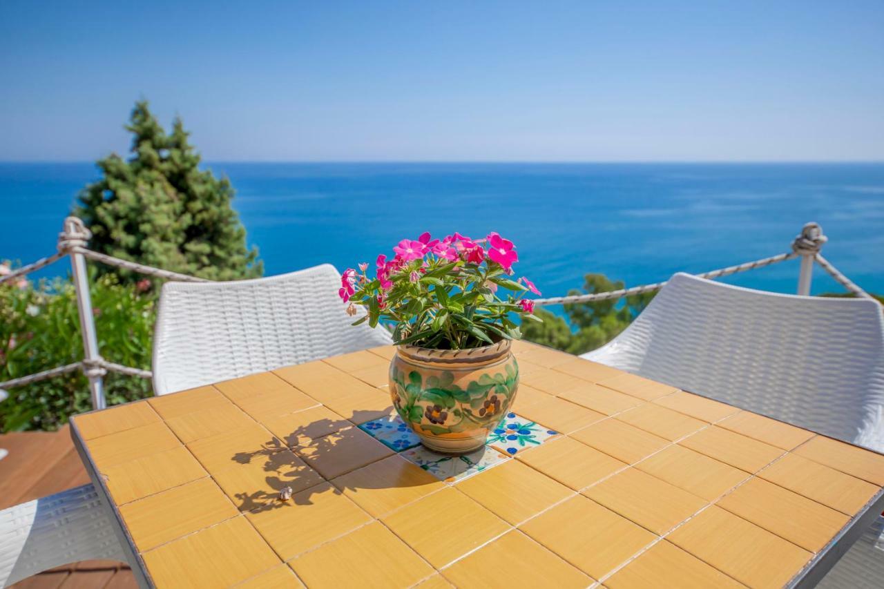 The Sound Of The Sea Villa Чефалу Екстериор снимка